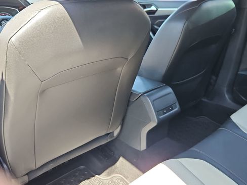 Certified 2020 Volkswagen Jetta R-Line w/ R-Line Cold Weather Package FWD image 18