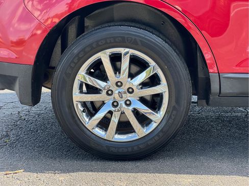 Used 2013 Ford Edge SEL image 25