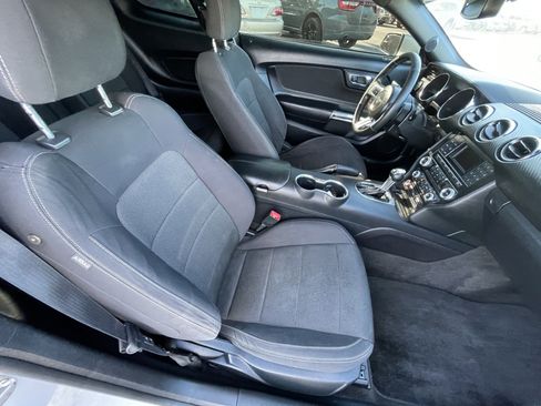 Used 2015 Ford Mustang Coupe RWD image 20