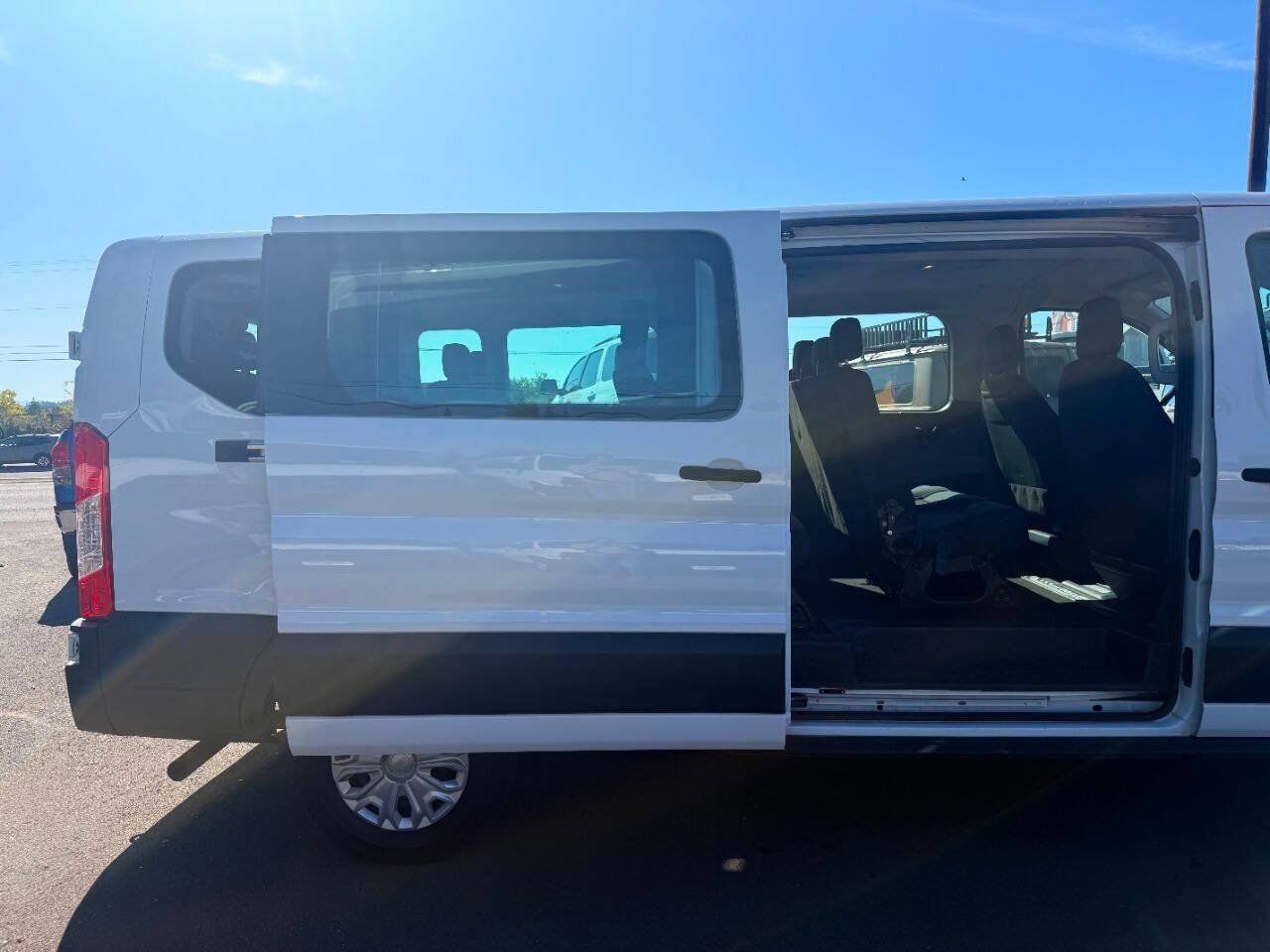 Used 2024 Ford Transit 350 XLT RWD image 32