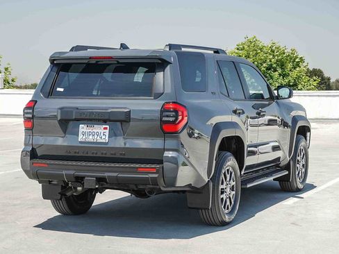 Used 2025 Toyota 4Runner SR5 RWD image 5