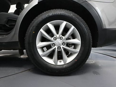 Used 2016 Kia Sorento LX image 11