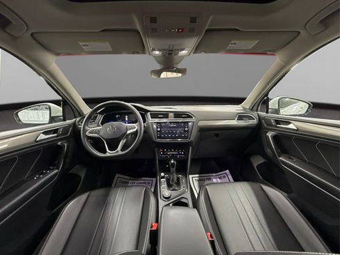 Used 2022 Volkswagen Tiguan SE image 28