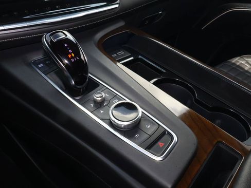Used 2024 Cadillac Escalade ESV Sport Platinum w/ LPO, ONYX Package AWD/4WD image 34