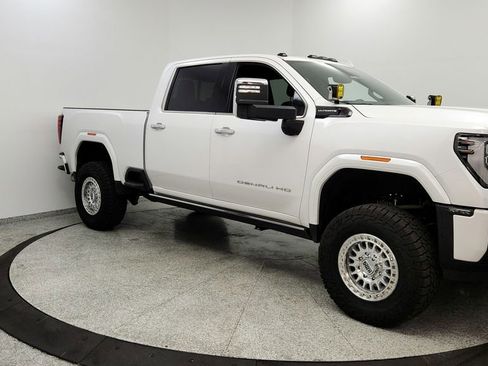 Used 2024 GMC Sierra 3500 Denali Ultimate image 7
