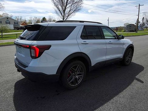 New 2026 Ford Explorer ST-Line w/ ST-Line Street Pack AWD/4WD image 8