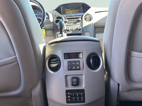 Used 2015 Honda Pilot Touring image 17