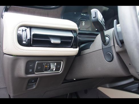 Used 2021 Lincoln Nautilus Reserve w/ Equipment Group 201A image 23