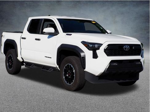 Used 2024 Toyota Tacoma TRD Off-Road AWD/4WD image 29