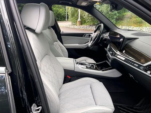 Used 2024 BMW X5 xDrive40i w/ Premium Package AWD/4WD image 11