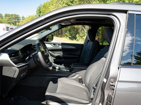 New 2025 Jeep Grand Cherokee L Laredo w/ Luxury Tech Group I RWD image 14