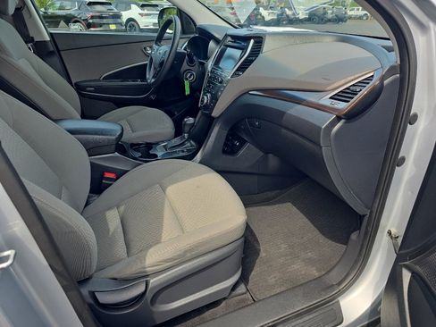 Used 2019 Hyundai Santa Fe XL SE AWD/4WD image 16