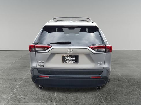 Used 2019 Toyota RAV4 XLE w/ Convenience Package AWD/4WD image 6