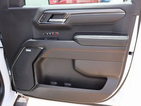 Certified 2025 GMC Sierra 1500 AT4 w/ Technology Package AWD/4WD image 9