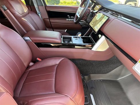 New 2026 Land Rover Range Rover SE image 10