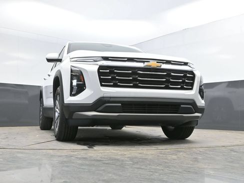 Used 2025 Chevrolet Equinox LT AWD/4WD image 33
