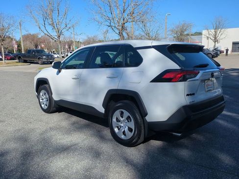 Used 2025 Toyota RAV4 LE image 7