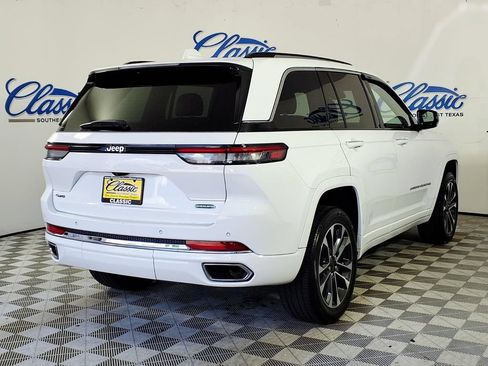 Used 2023 Jeep Grand Cherokee Overland AWD/4WD image 6