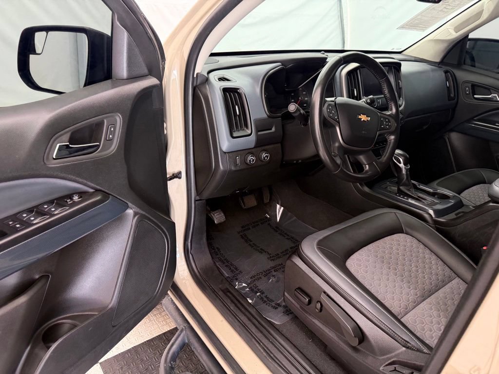 Used 2022 Chevrolet Colorado Z71 AWD/4WD image 32