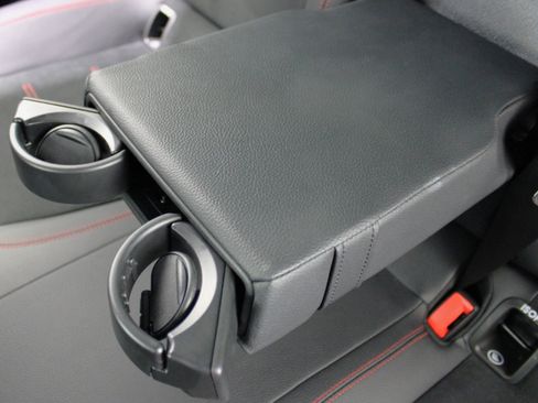 Used 2023 Mercedes-Benz CLA 250 4MATIC image 42