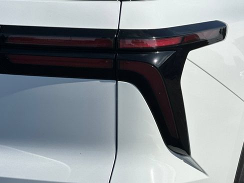 Used 2026 Chevrolet Traverse LT w/ Midnight/Sport Edition FWD image 49