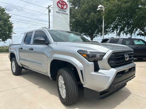 Used 2026 Toyota Tacoma SR AWD/4WD image 3