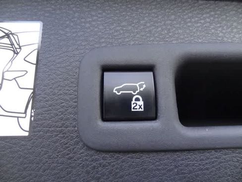 Certified 2023 Toyota Sienna Platinum AWD/4WD image 15