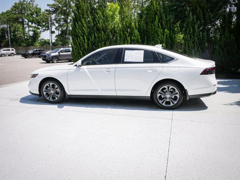 Certified 2023 Honda Accord EX image 7