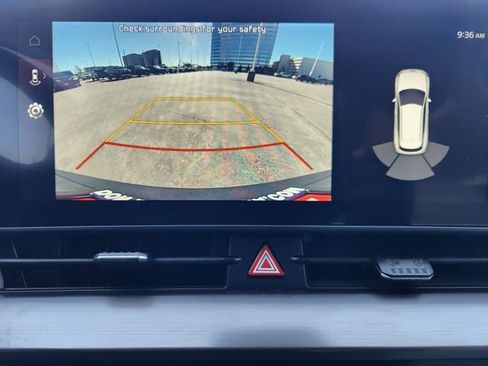 Used 2025 Kia Sportage EX image 17