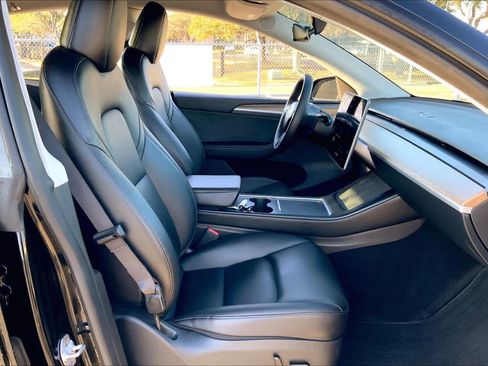 Used 2023 Tesla Model Y Long Range image 9