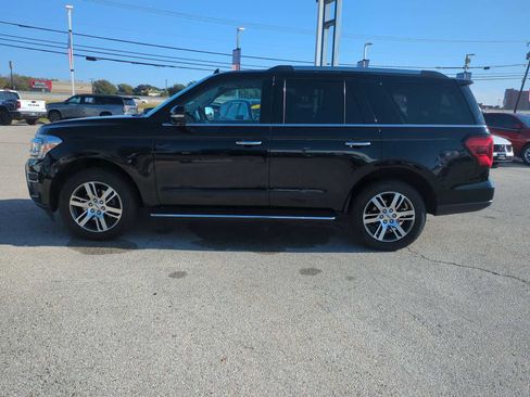 Used 2023 Ford Expedition Limited image 5