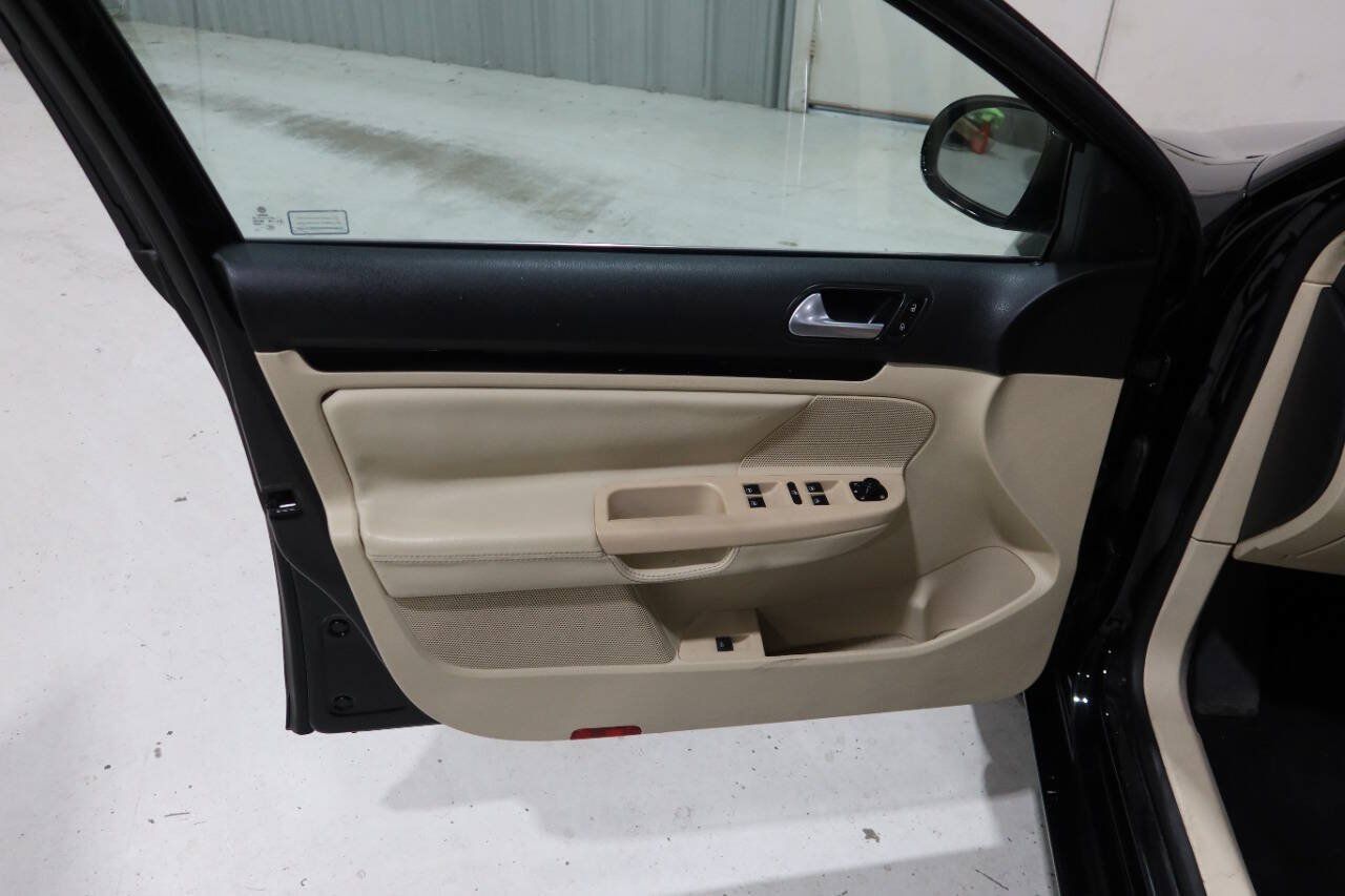 Used 2014 Volkswagen Jetta TDI FWD image 31