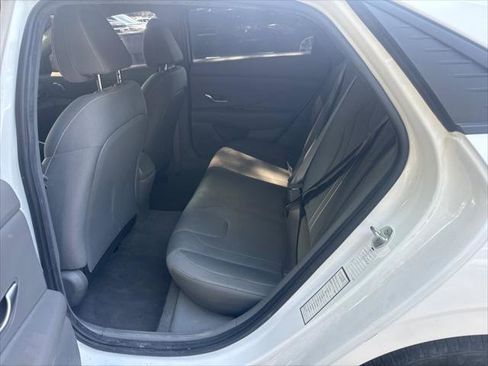 Used 2023 Hyundai Elantra SEL FWD image 12