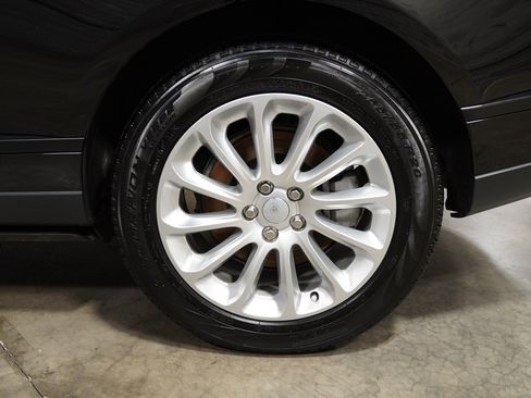 Used 2022 Land Rover Range Rover image 18