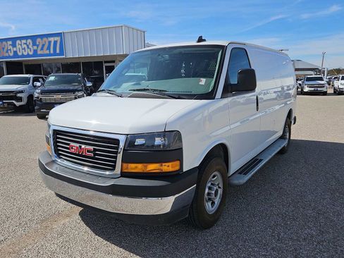 Used 2024 GMC Savana 2500 w/ Driver Convenience Package RWD image 4