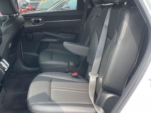 Used 2023 Kia Sorento SX AWD/4WD image 7