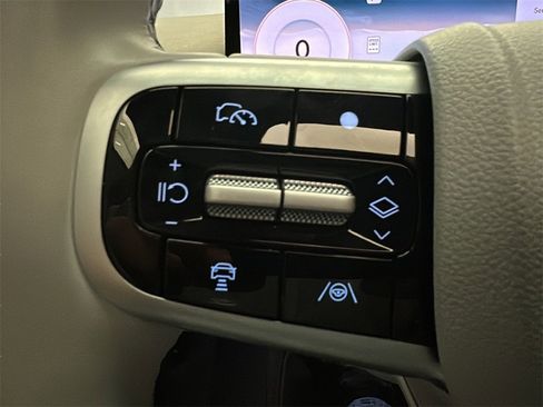 Certified 2026 Genesis GV70 2.5T Advanced image 21