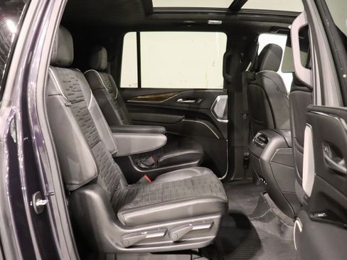 Used 2023 Cadillac Escalade ESV Sport Platinum w/ LPO, ONYX Package AWD/4WD image 22