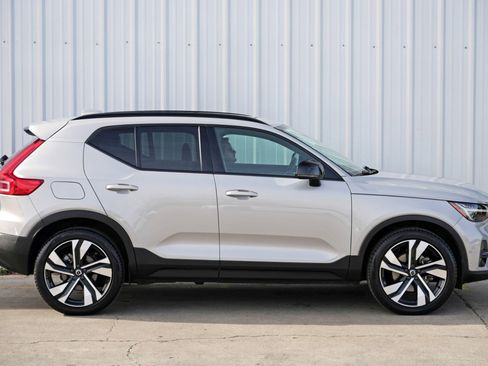 Used 2023 Volvo XC40 B5 Ultimate w/ Protection Package Premier image 50