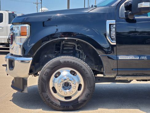 Used 2022 Ford F350 Lariat w/ Lariat Ultimate Package AWD/4WD image 9