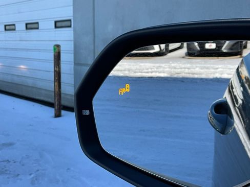 Used 2025 Volkswagen Atlas SE image 21