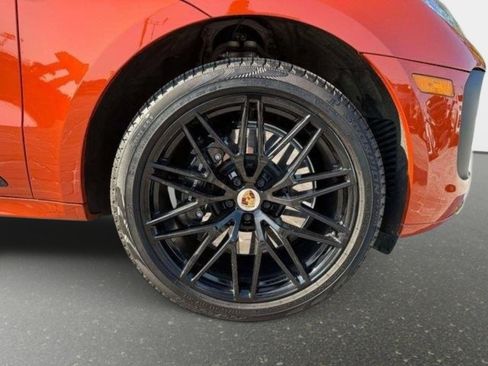 Used 2022 Porsche Macan GTS w/ Sport Chrono Package AWD/4WD image 23