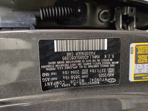 Used 2025 Hyundai Elantra SE w/ Cargo Package FWD image 33