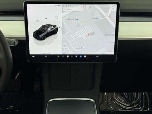 Used 2022 Tesla Model Y Long Range image 21