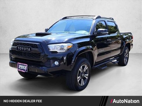 Used 2017 Toyota Tacoma TRD Sport AWD/4WD image 1