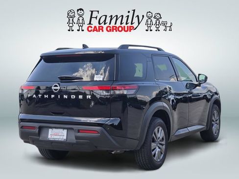 Used 2025 Nissan Pathfinder SV FWD image 4
