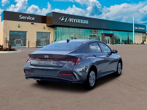 New 2026 Hyundai Elantra Hybrid FWD image 7