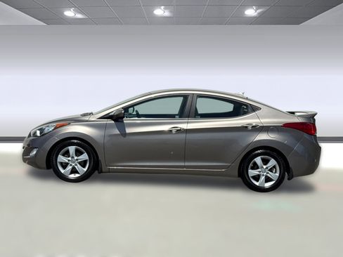 Used 2013 Hyundai Elantra GLS w/ Preferred Pkg FWD image 2