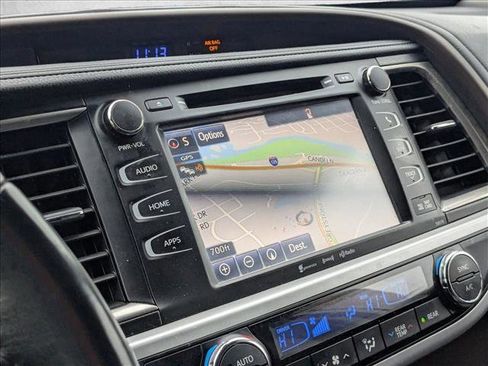 Used 2018 Toyota Highlander XLE image 14