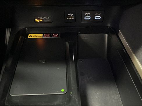 Used 2025 Toyota Camry LE FWD image 31